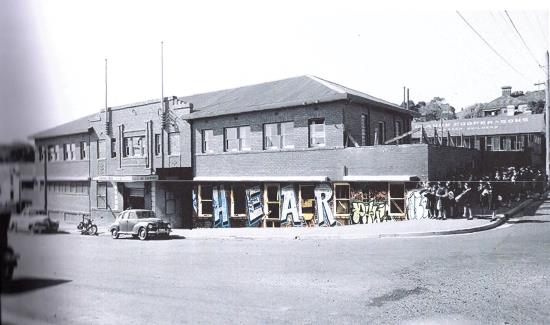 A Tepid Metonymy: Cinema, montage and the prediction error